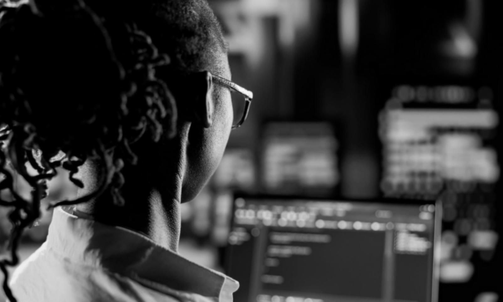 Web design training session showing collaborative project work