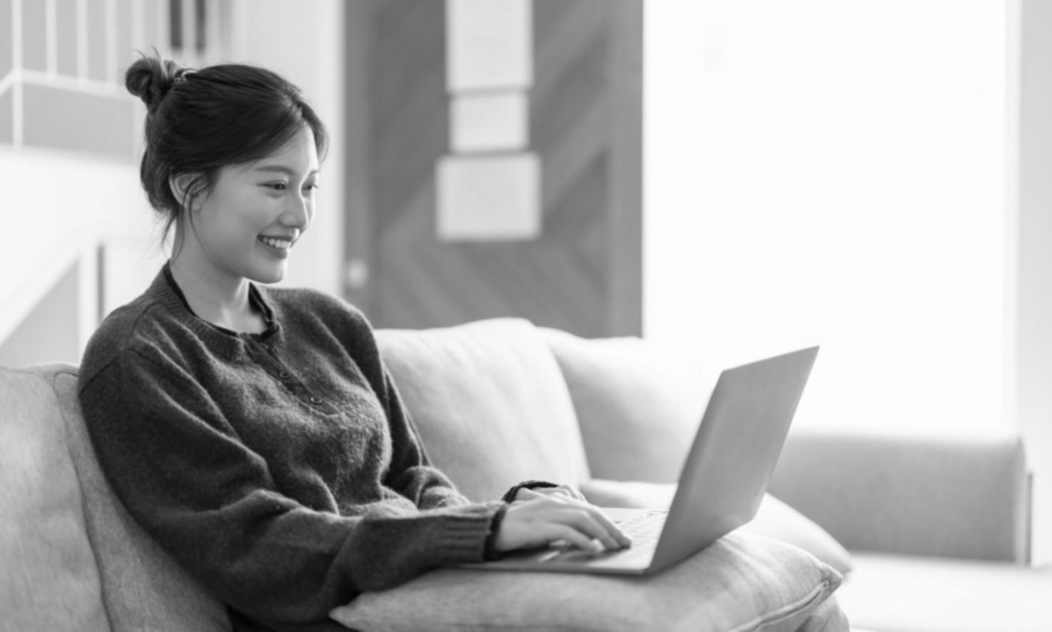 Interactive web design workshop session with participants collaborating on real projects